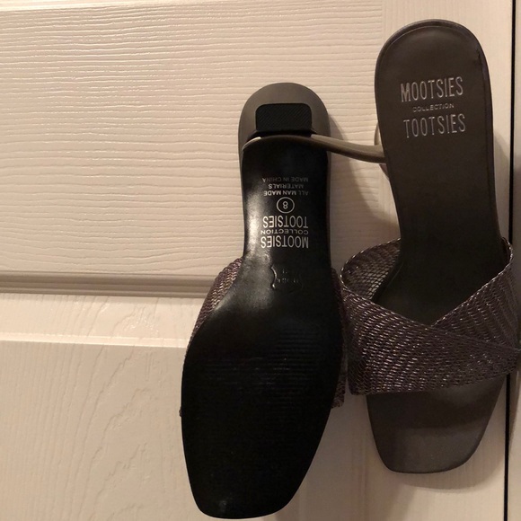 Pewter low heel sandals - Picture 3 of 5